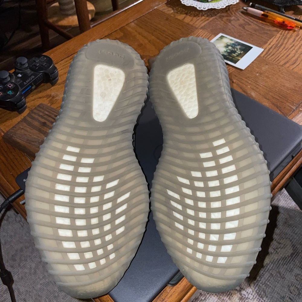 Yeezy 350 v2 beluga 2.0